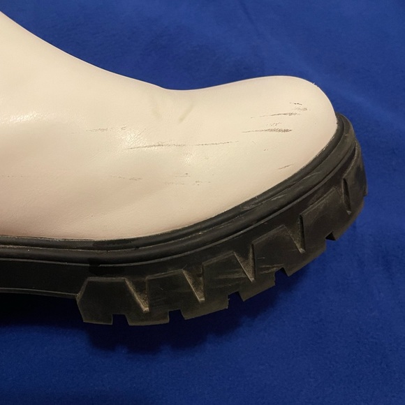 Forever 21 White Chelsea Boots!! Size 8 - Picture 7 of 7